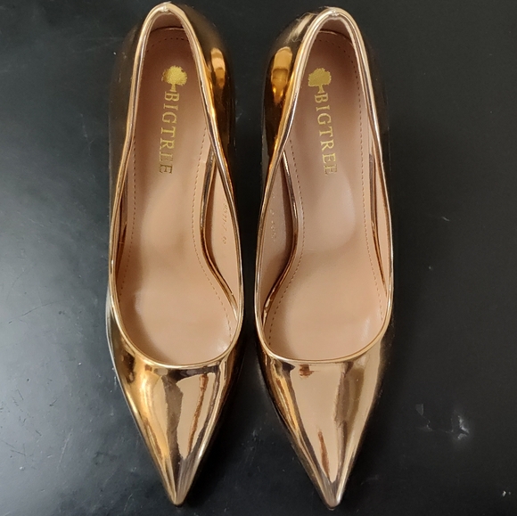Big Tree gold pointed toe stilettos NWOB - Picture 5 of 9